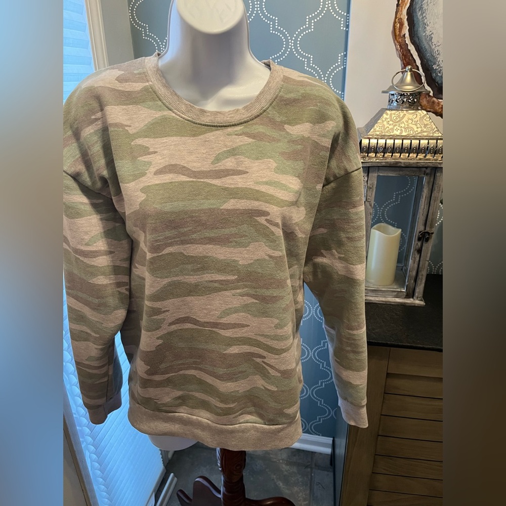 1897 Camouflage Crewneck Sweatshirt size:L Color:Camouflage Green and Gray NICE!